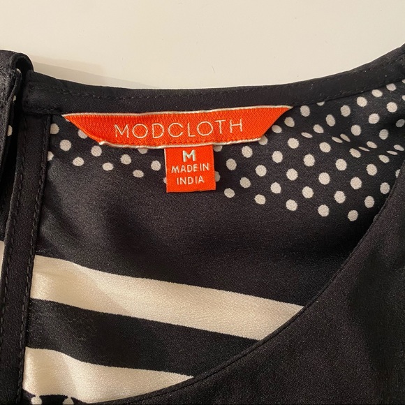 ModCloth - Peter Pan Collar Blouse - Picture 5 of 8